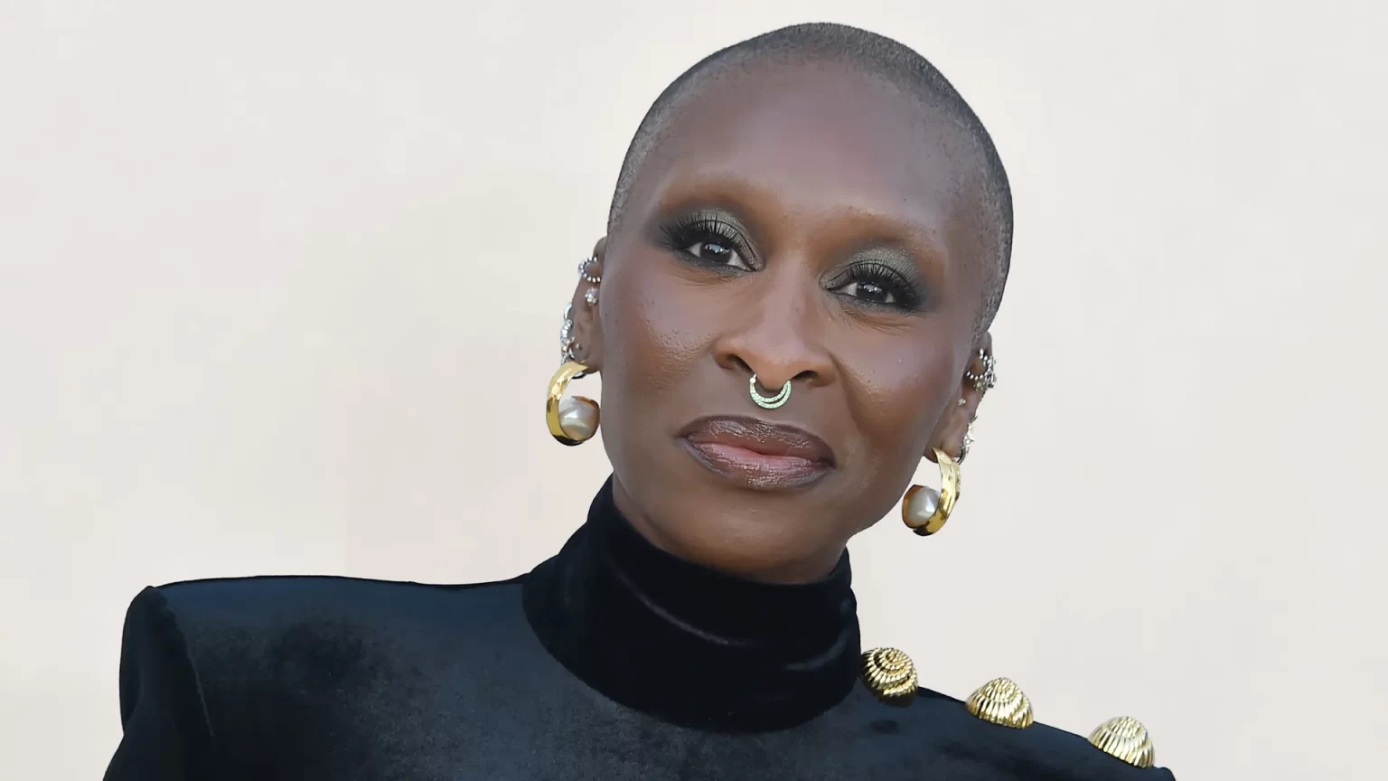 Desafiando mais que a gravidade: Cynthia Erivo irá interpretar 23 personagens em nova montagem de Drácula