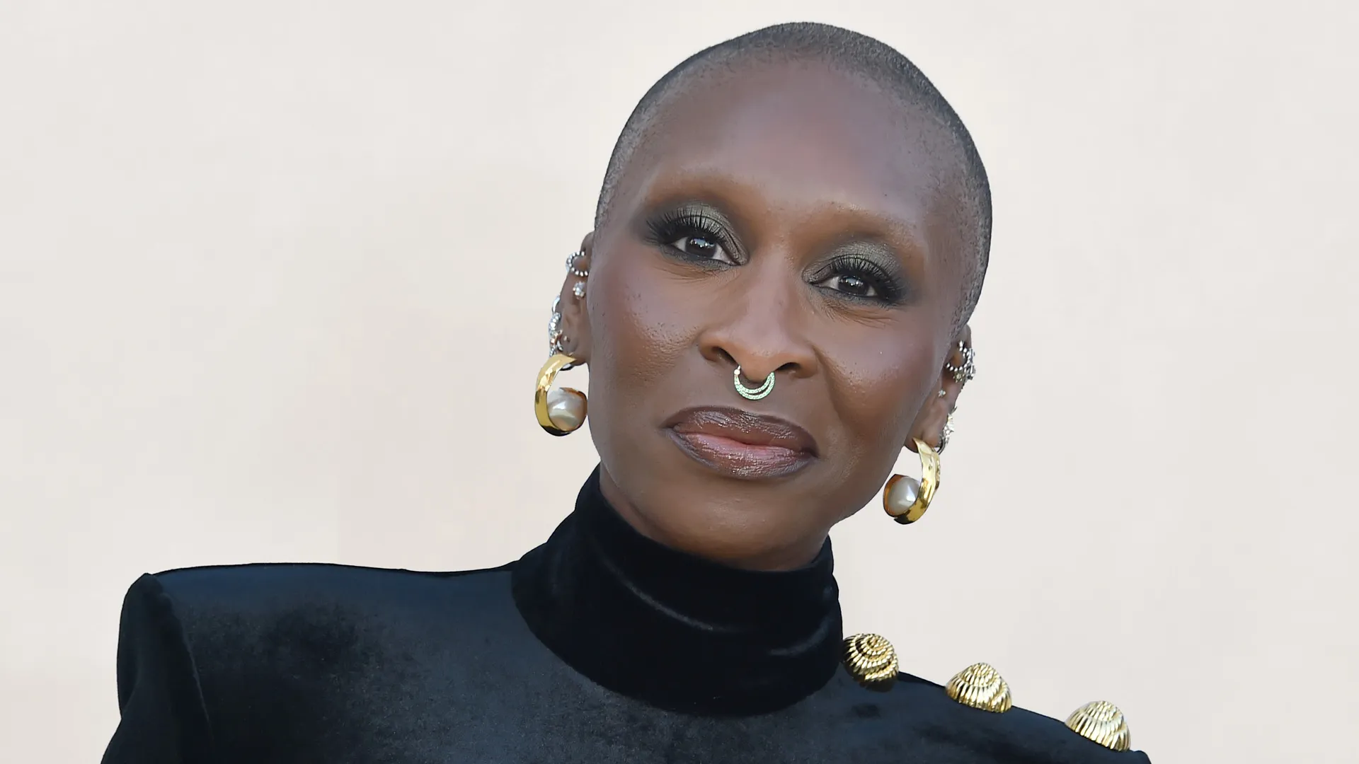 Desafiando mais que a gravidade: Cynthia Erivo irá interpretar 23 personagens em nova montagem de Drácula
