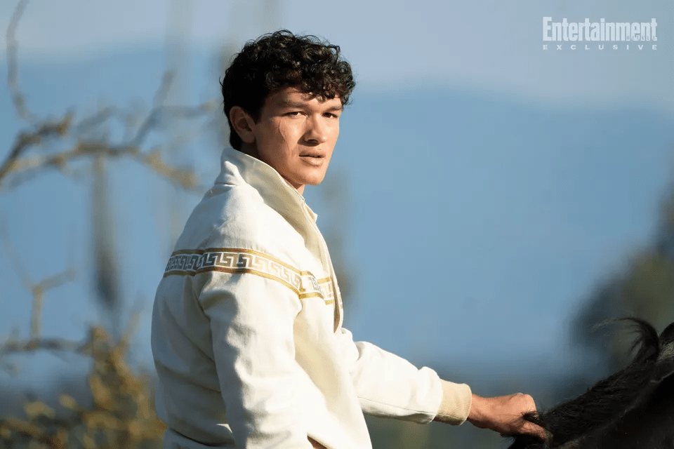 Charlie Bushnell como Luke Castellan em Percy Jackson e os Olimpianos