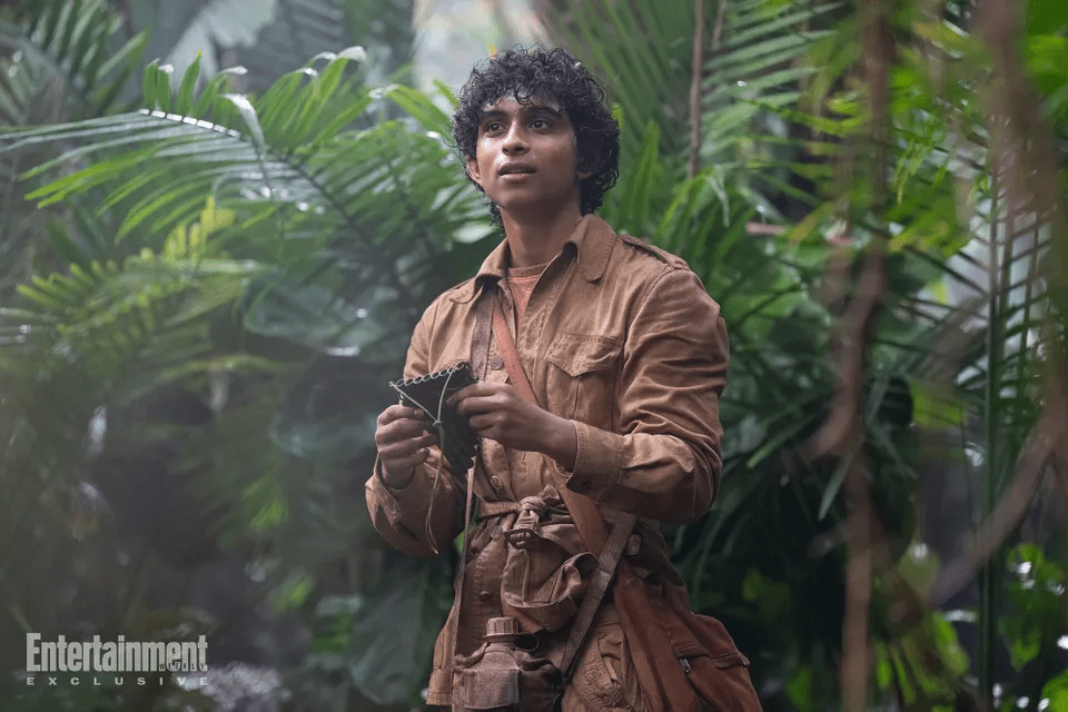 Aryan Simhadri como Grover Underwood em Percy Jackson e os Olimpianos